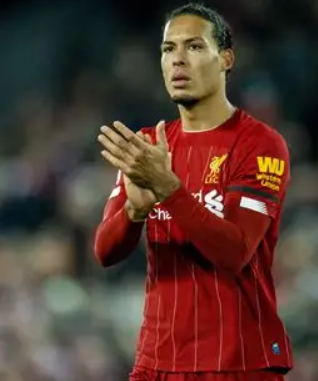 曼城與利物浦之戰(zhàn)：越位判罰爭議的深度剖析